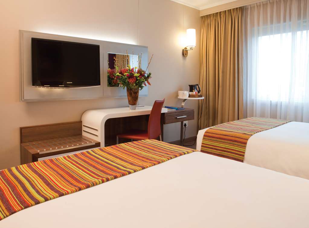 BURNA BOY - Garden Court Sandton City