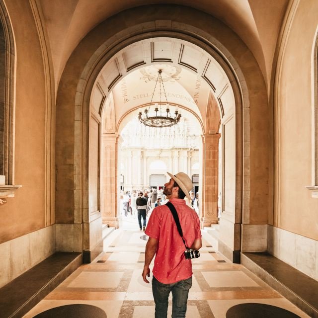 Barcelona: Excursão a Montserrat, Mosteiro e Vinho/Almoço Opcional