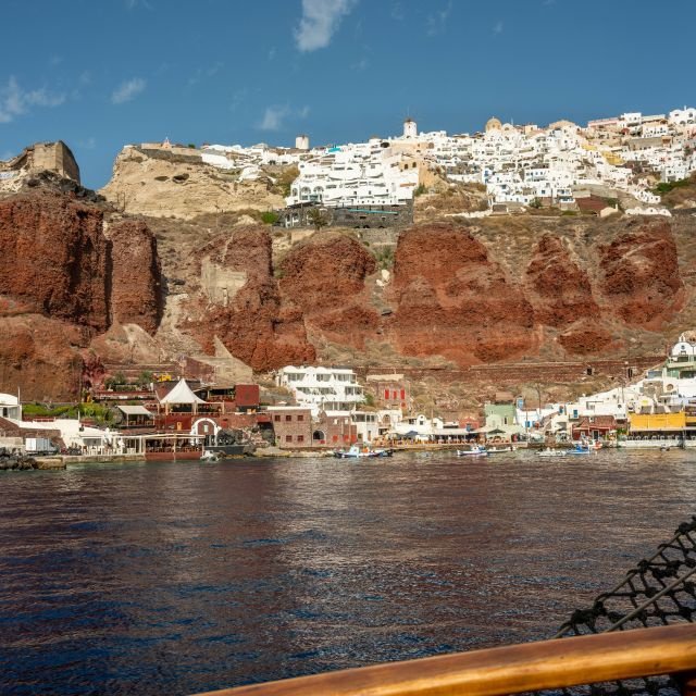 Santorini: Cruzeiro Ilhas Vulcânicas e Visita Fontes Termais