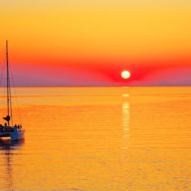 Santorini: Cruzeiro em Catamarã de Luxo em Pequenos Grupos