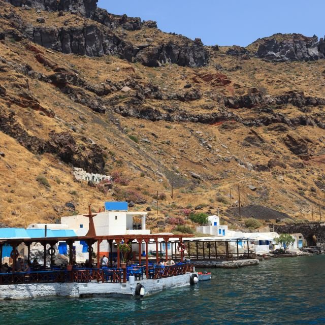 Santorini: Cruzeiro Guiado Ilhas Thirassia e Vulcão