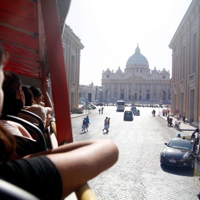 Roma: Bilhete de Ônibus Hop-On Hop-Off com Guia de Áudio