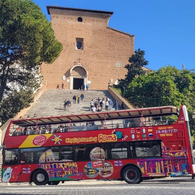 Roma: Bilhete de Ônibus Hop-On Hop-Off com Guia de Áudio