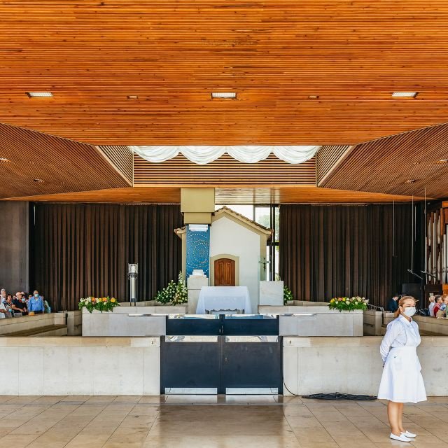 Lisboa: Excursão em Grupo Fátima, Óbidos, Batalha, Nazaré