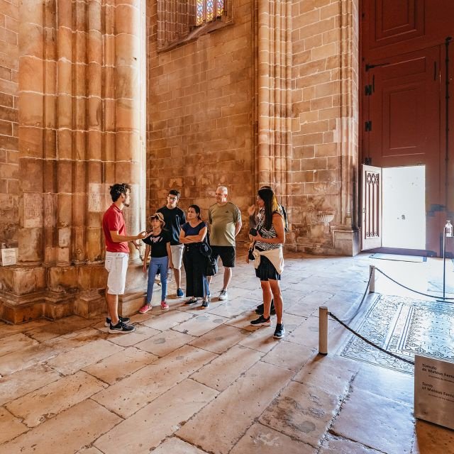 Lisboa: Excursão em Grupo Fátima, Óbidos, Batalha, Nazaré