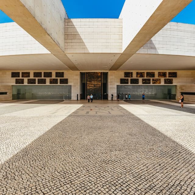 Lisboa: Excursão em Grupo Fátima, Óbidos, Batalha, Nazaré