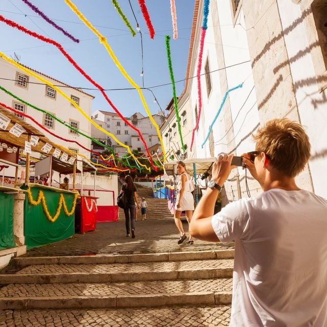 Lisboa: Passeio no Elétrico 28 e Excursão a Pé