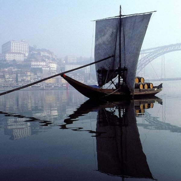 Lisboa: City Tour do Porto e Degustação de Vinhos