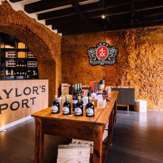 Lisboa: City Tour do Porto e Degustação de Vinhos