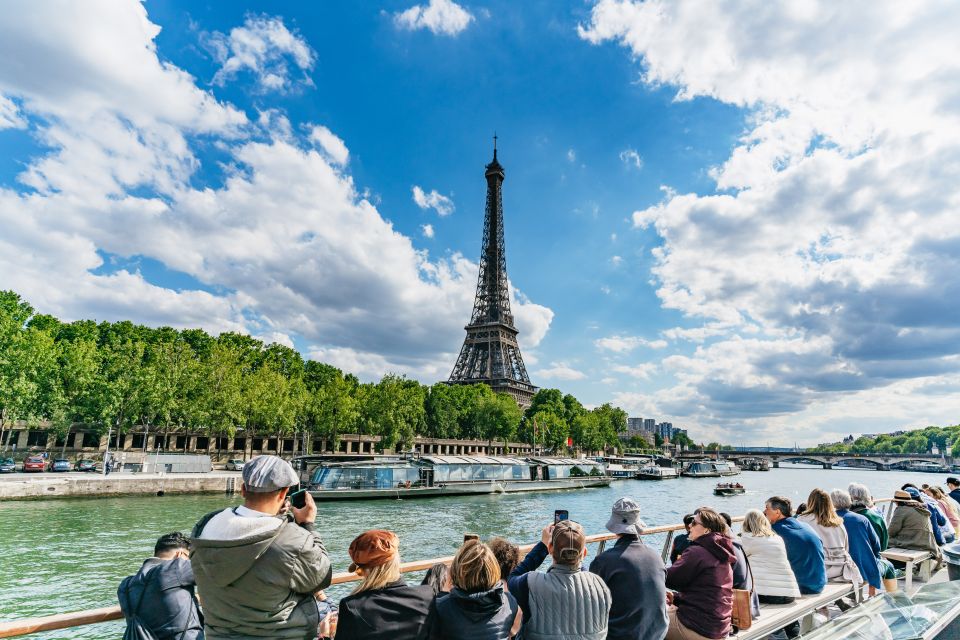 Paris: Passeio de 1 Hora no Rio Sena