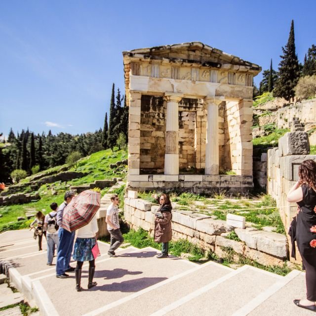 Atenas: Viagem de 1 Dia a Delfos c/ Busca e Almoço Opcional