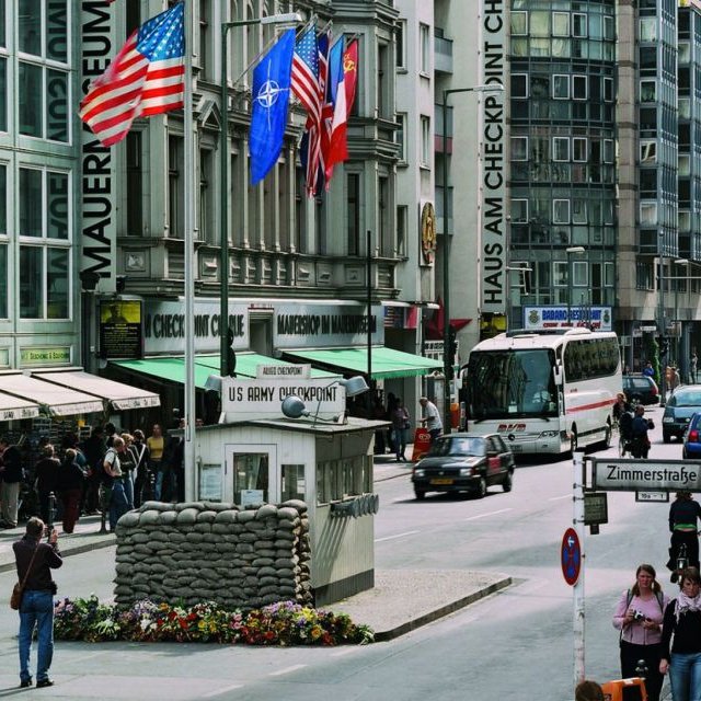 Museu do Muro de Berlim no Checkpoint Charlie Sem Fila