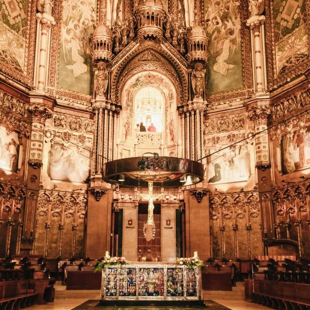 Barcelona: Excursão a Montserrat, Mosteiro e Vinho/Almoço Opcional