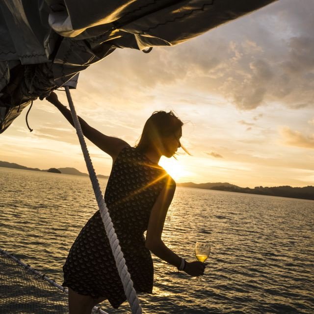Atenas: Riveria Cruise ao pôr do sol com bebidas ilimitadas
