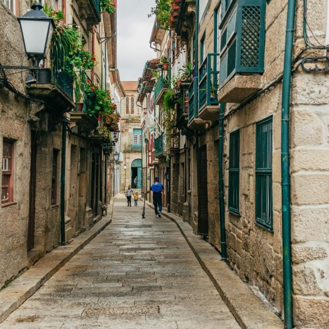 Do Porto: Viagem de dia inteiro a Braga e Guimarães