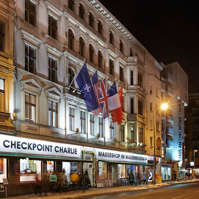 Museu do Muro de Berlim no Checkpoint Charlie Sem Fila
