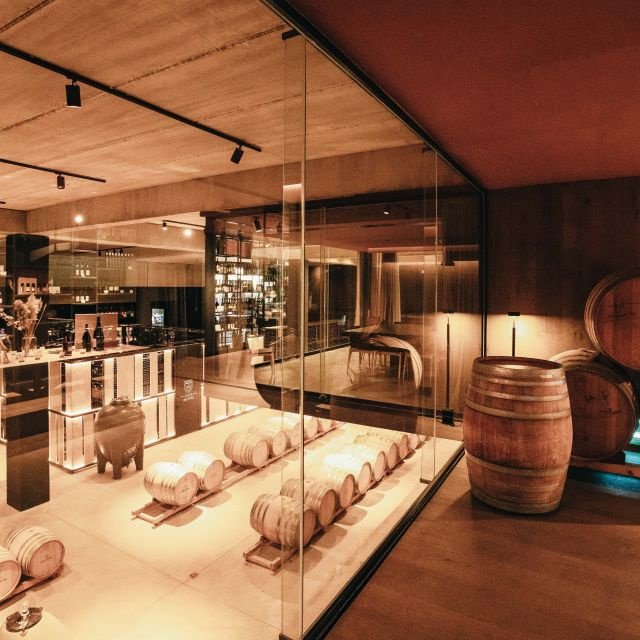 Barcelona: Excursão a Montserrat, Mosteiro e Vinho/Almoço Opcional