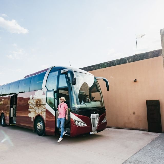Barcelona: Excursão a Montserrat, Mosteiro e Vinho/Almoço Opcional