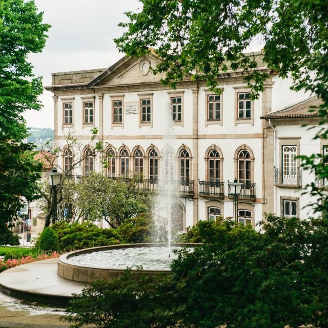 Do Porto: Viagem de dia inteiro a Braga e Guimarães