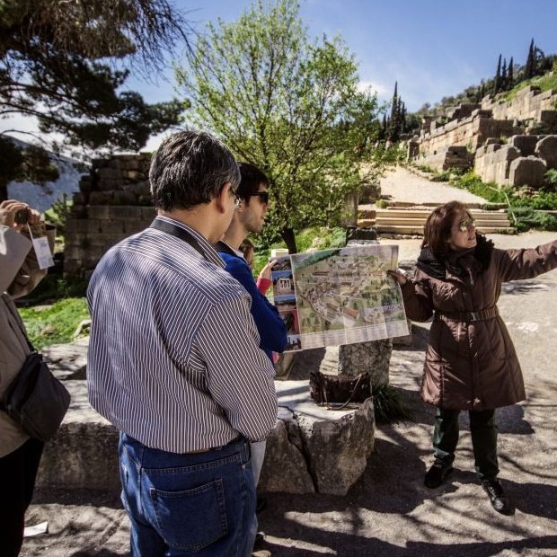 Atenas: Viagem de 1 Dia a Delfos c/ Busca e Almoço Opcional