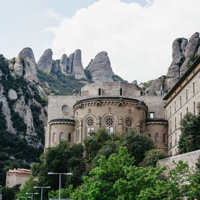 Barcelona: Excursão a Montserrat, Mosteiro e Vinho/Almoço Opcional