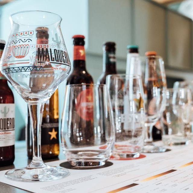 Barcelona: excursão à antiga cervejaria Estrella Damm com degustação