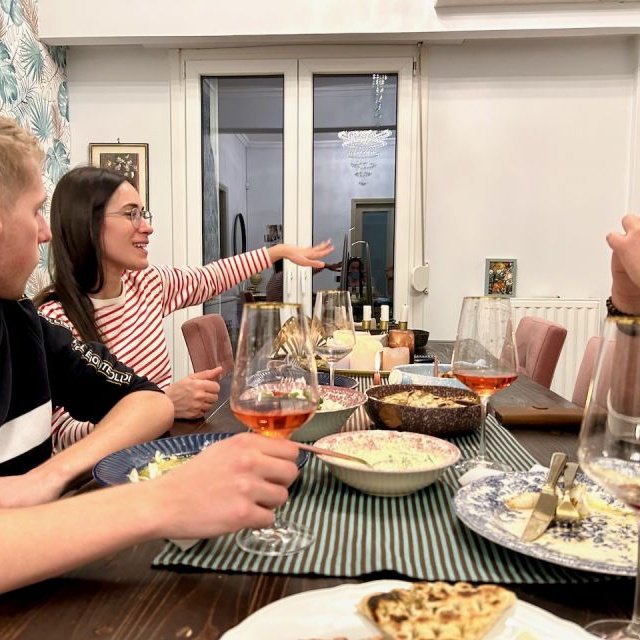 Atenas: aula de culinária grega guiada com jantar e vinho