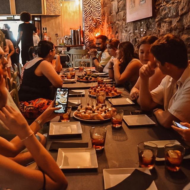 Barcelona: passeio a pé com tapas e vinho locais