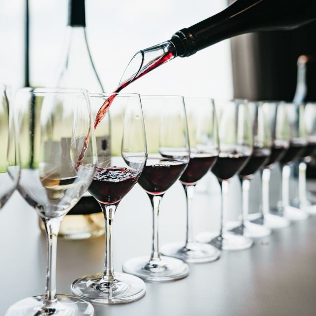 Barcelona: Excursão a Montserrat, Mosteiro e Vinho/Almoço Opcional