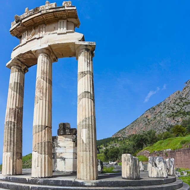 Atenas: Viagem de 1 Dia a Delfos c/ Busca e Almoço Opcional