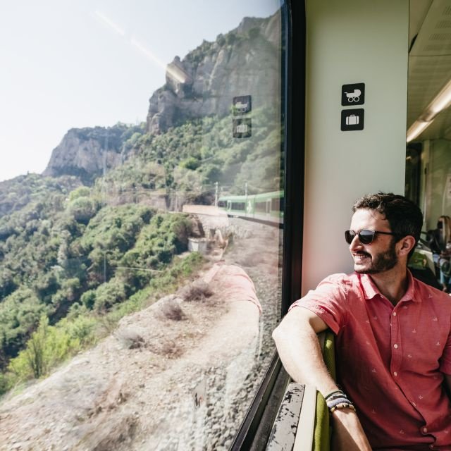 Barcelona: Excursão a Montserrat, Mosteiro e Vinho/Almoço Opcional