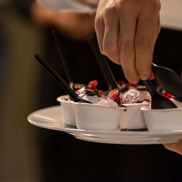 Milão: Aula de culinária de massa e tiramisu com vinho