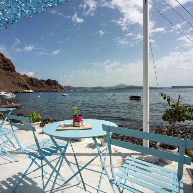 Santorini: Cruzeiro Ilhas Vulcânicas e Visita Fontes Termais