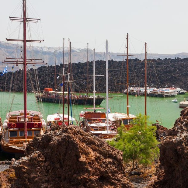 Santorini: Cruzeiro Guiado Ilhas Thirassia e Vulcão