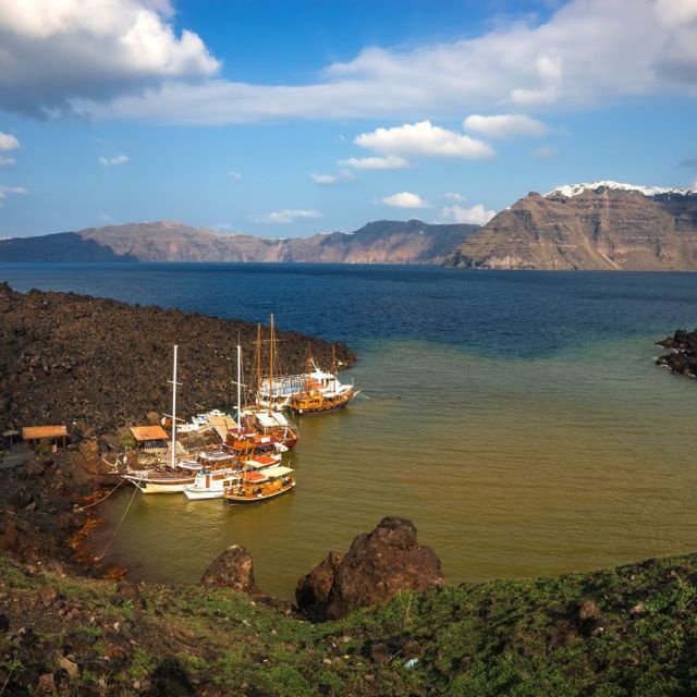 Santorini: Cruzeiro Guiado Ilhas Thirassia e Vulcão