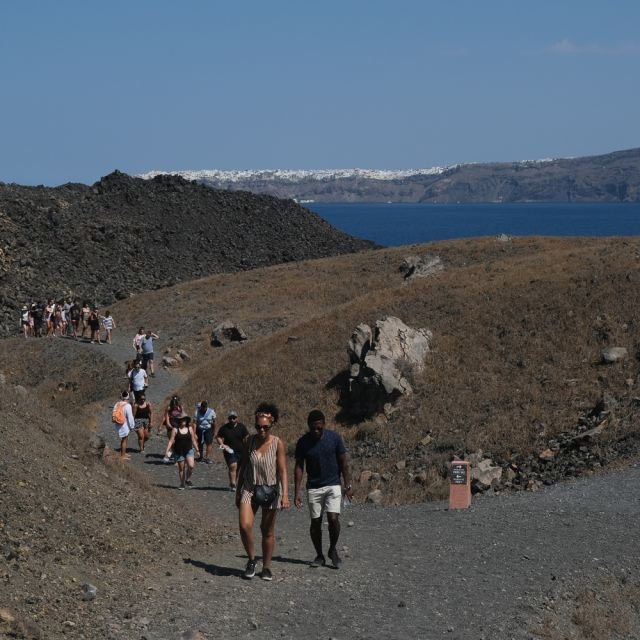 Santorini: cruzeiro com jantar ao pôr do sol no vulcão e nas fontes termais