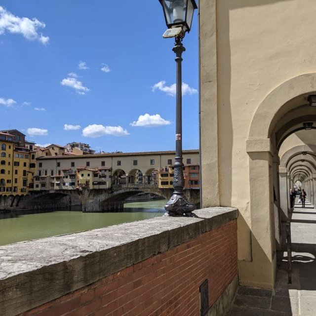 Florença: Aluguel de E-Vespa com Tour e Degustação de Smartphone
