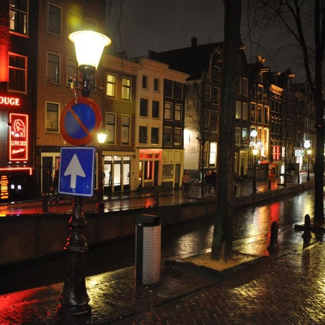 Amsterdã: excursão noturna exclusiva ao Distrito da Luz Vermelha