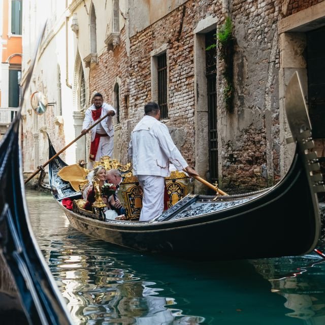 Veneza: Passeio de Gôndola Grande Canal c/ Aplicativo-Guia